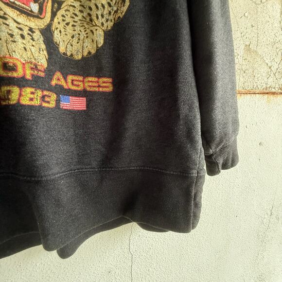 Def Leppard Rock of Ages Crewneck Sweatshirt Band Rock Graphic Charcoal Gray S - Picture 2 of 5